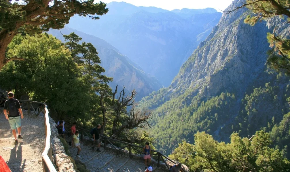 Samaria_Gorge-from-Xyloskalo